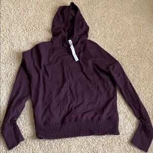 Euc Lululemon Marron size 4 hood